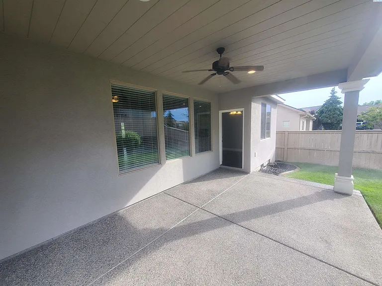 1290 N Oklahoma Pl — Photo 8