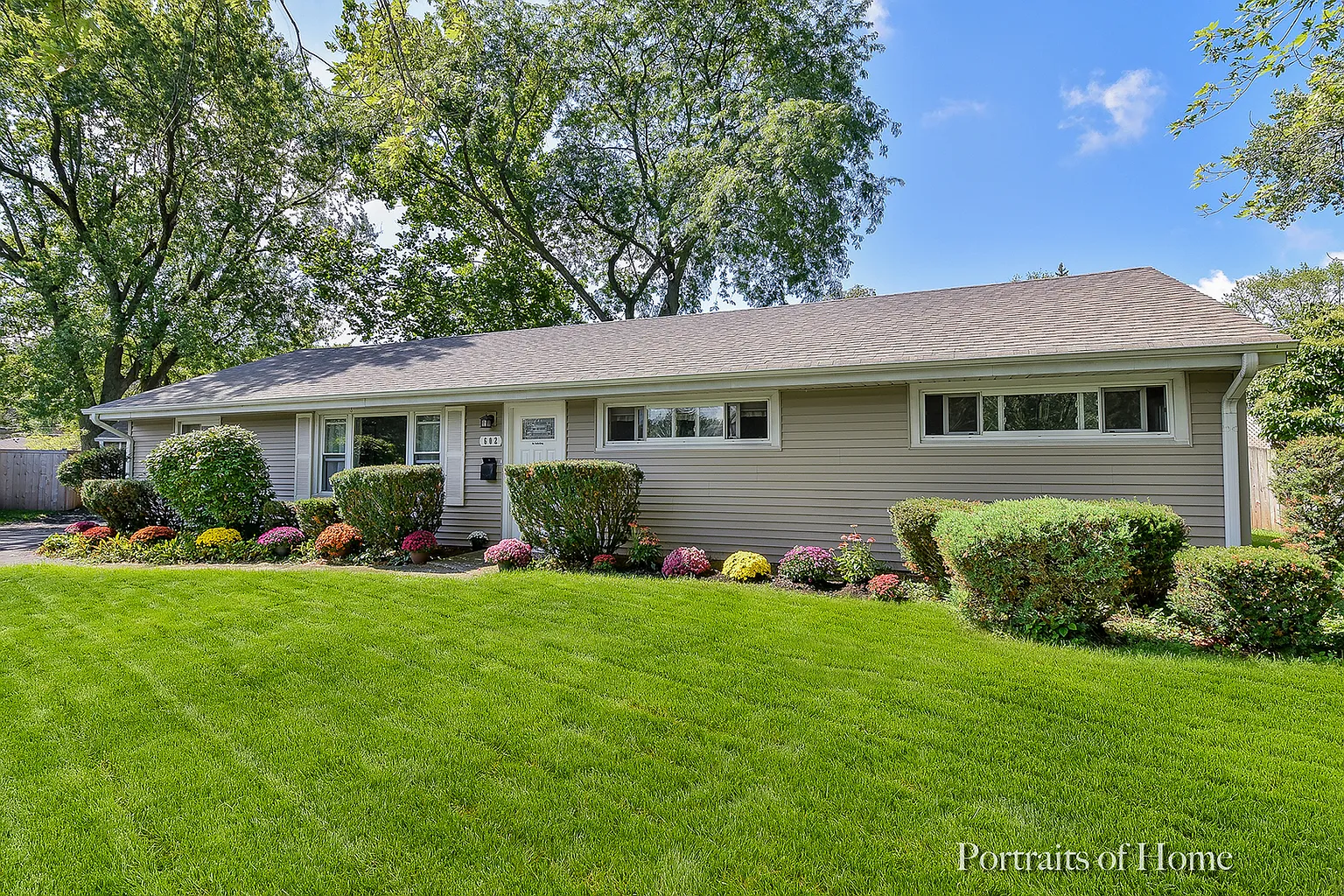 602 Parkway Dr photo 1