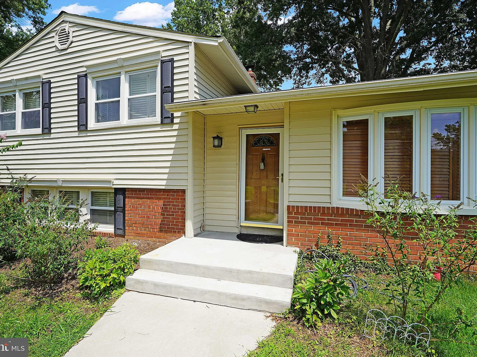 3 bed, 1.5 bath, 1149 sqft, $3,200 — Photo 4