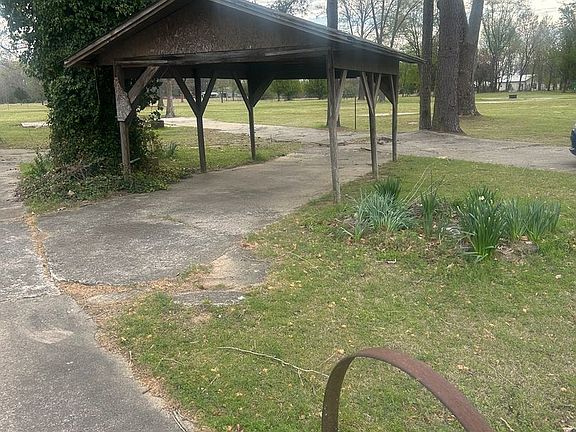 3rd image of 1105 Lingo Rd