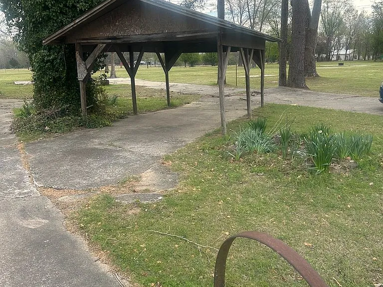 1105 Lingo Rd — Photo 3