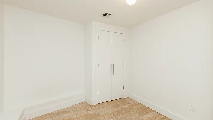 Rented by Nooklyn NYC LLC | media 28