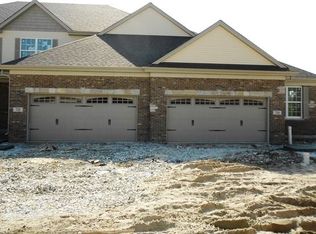 724 E Oliviabrook Dr, Oakbrook Terrace, IL 60181