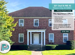 221 2nd St NE #2, Mason City, IA 50401