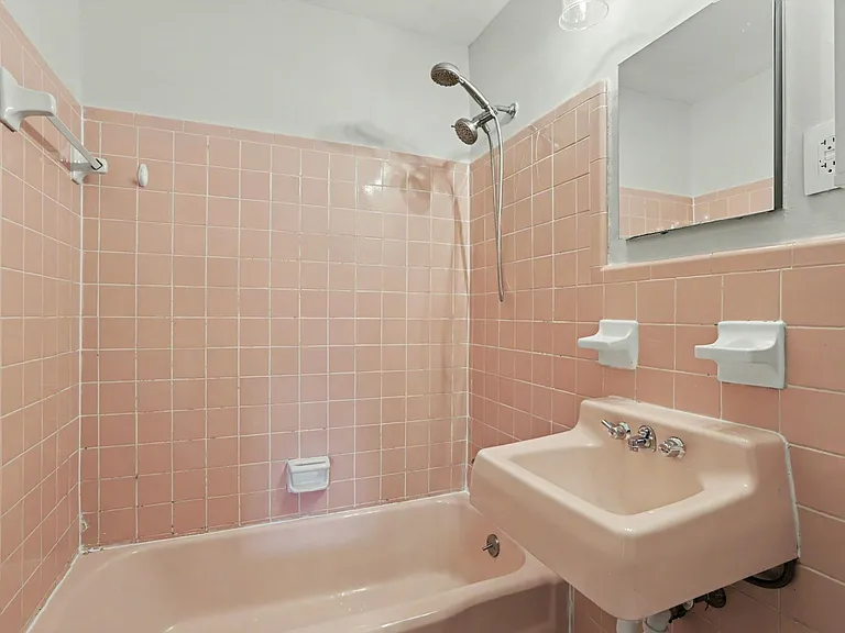3535 Roswell Rd NE — Photo 13