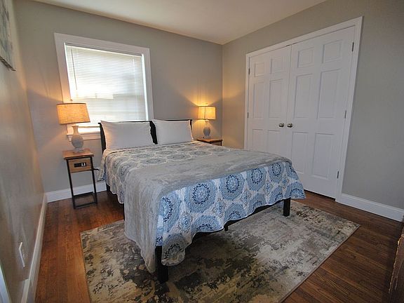 3rd image of 546 Reed Ln