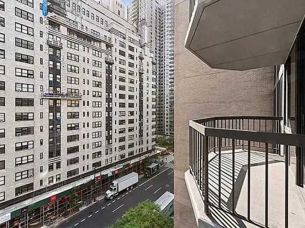 360 East 57th Street image 10 of 16