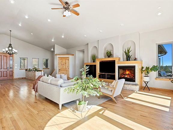 2nd image of 1520 S Lininger Drive
