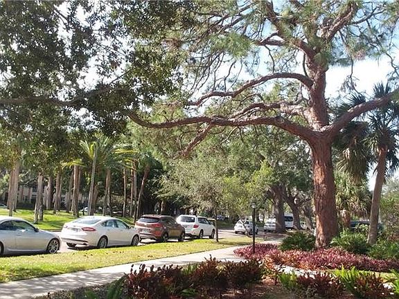 5th image of 512 W Venice Ave APT 406