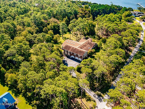 4th image of 157 Deep Bay Drive