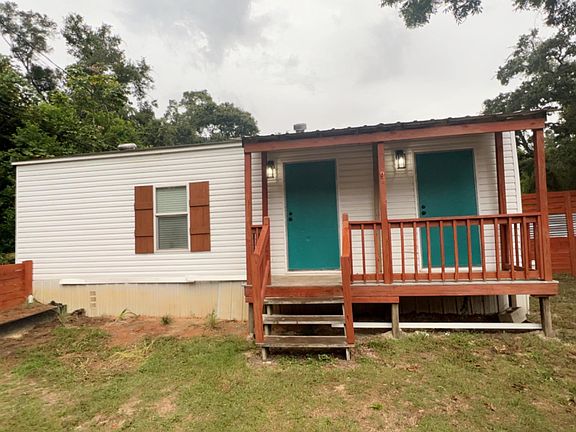 2nd image of 3206 W Lee St #D