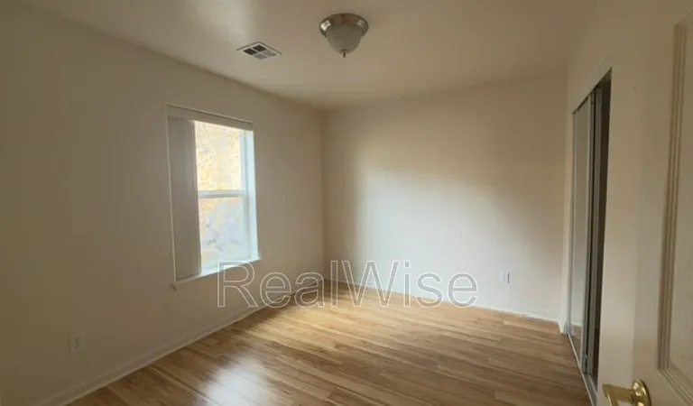 1384 NE Ridge Ave — Photo 17