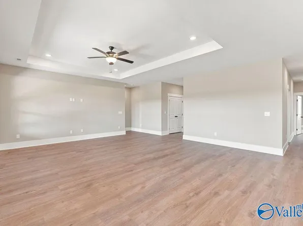 806 Ronnie Dr, Hartselle, AL 35640