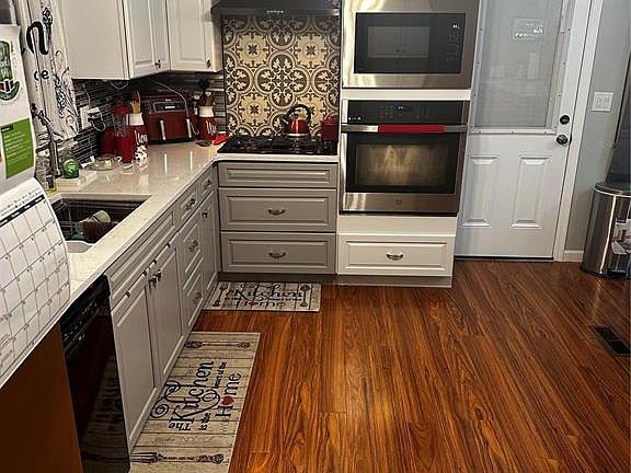 5th image of 1605 Bay Meadows Dr