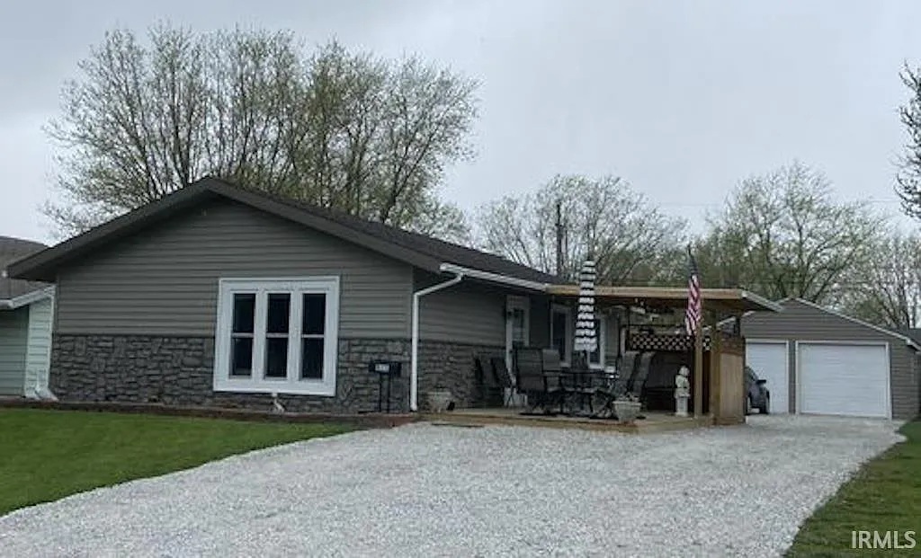 811 N Knight Cir photo 1