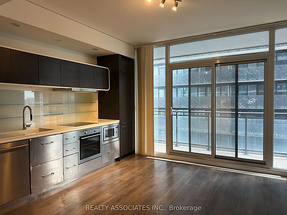 5th image of 45 Charles St E #2011