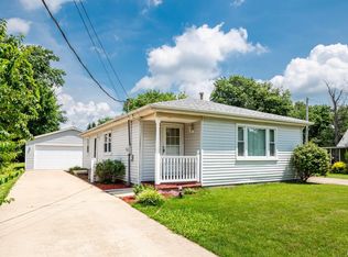102 E Eden St, East Peoria, IL 61611