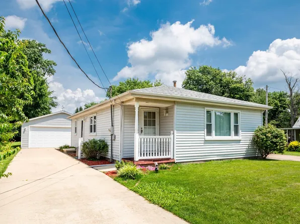 102 E Eden St, East Peoria, IL 61611