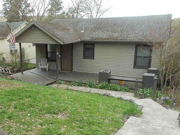 2nd image of 1011 N Park St