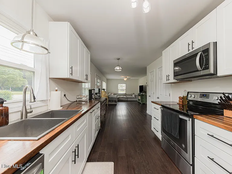 670 Queens Creek Rd — Photo 11