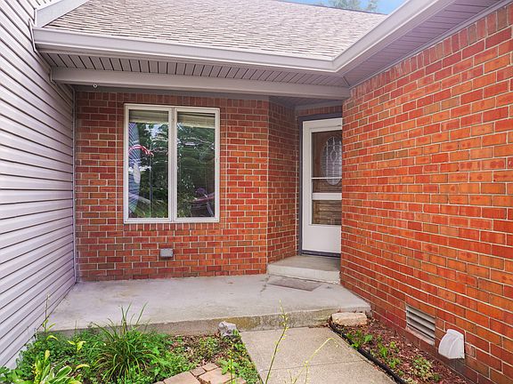 4th image of 274 Golf Ct