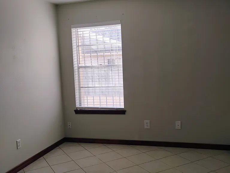 801 Toronto Ave #6 — Photo 5