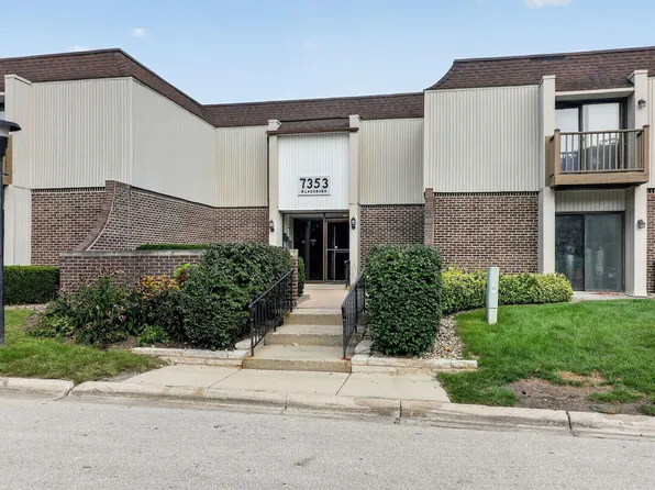 7353 Blackburn Ave #K-106, Downers Grove, IL 60516