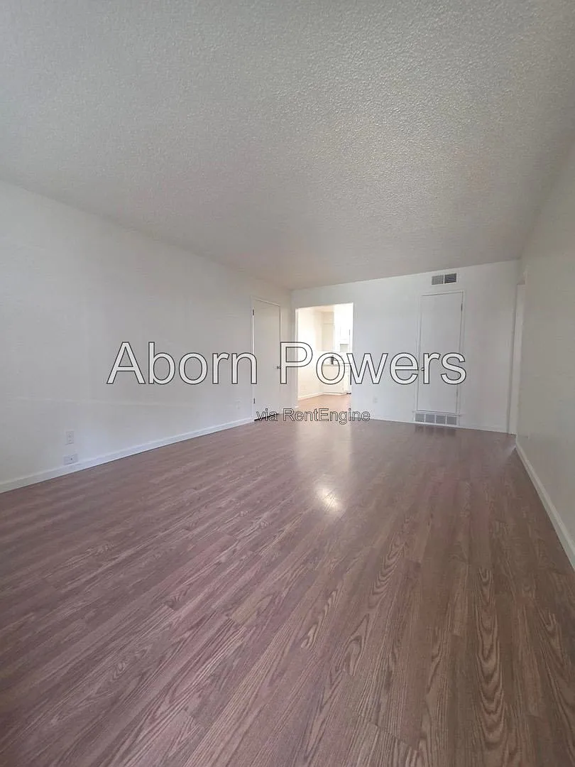 2 bed, 1.0 bath, $1,375 — Photo 3