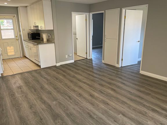 2nd image of 16712 Moorpark St #House