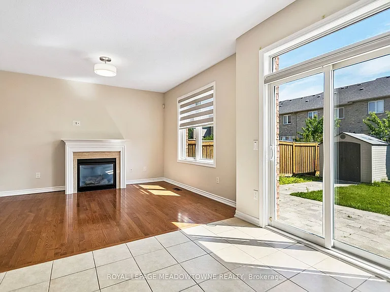 15 Learmont Ave #UPPER — Photo 12