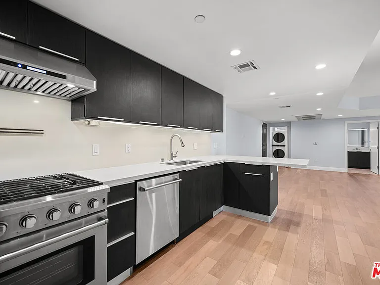 2939 W Leeward Ave #407 — Photo 9