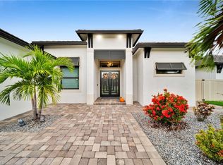 425 SE 15th ST, CAPE CORAL, FL 33990