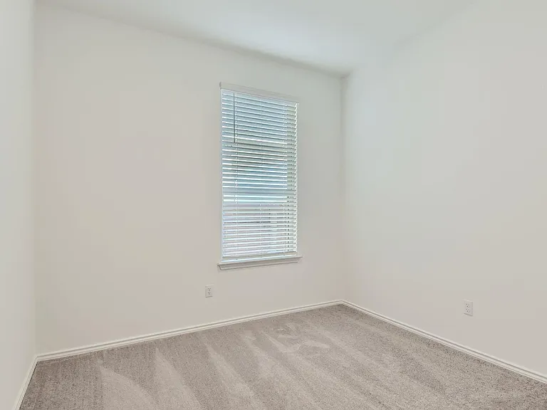 140 Bennington Dr — Photo 25
