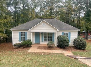 136 Ridgefield Dr, Lagrange, GA 30241