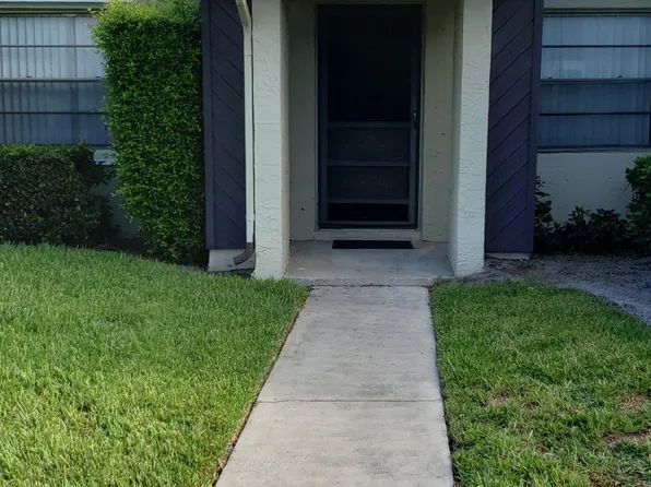 6010 Indrio Rd APT 6, Fort Pierce, FL 34951