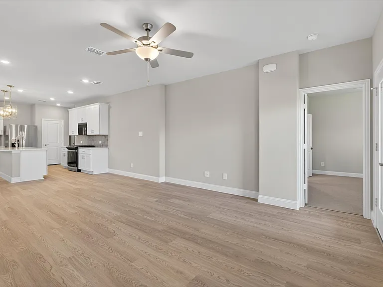 1724 Arches Rd — Photo 5