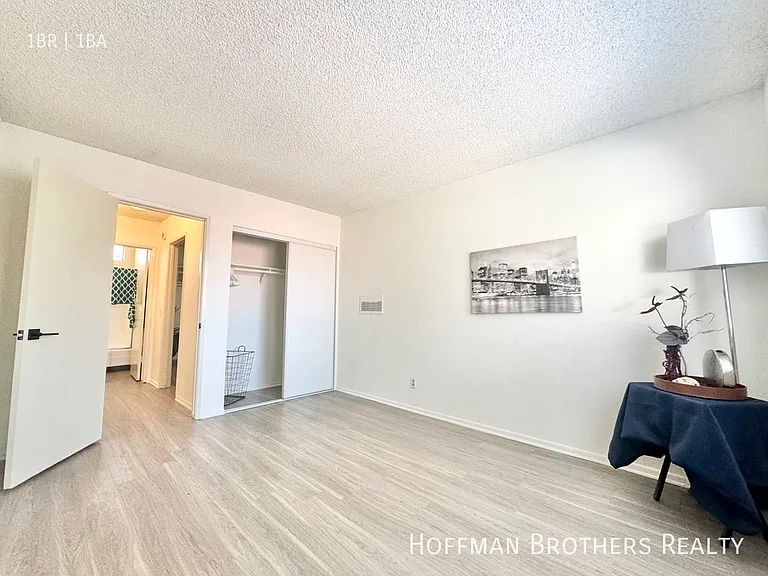 18545 Burbank Blvd #20 — Photo 7