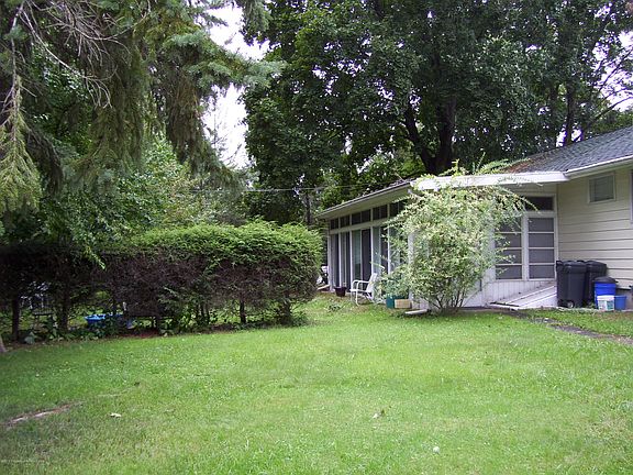 2nd image of 105 Haines Ct