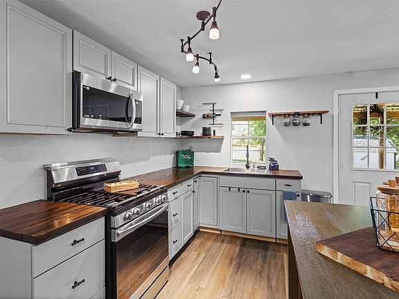 5th image of 108 Blue Moon Ct