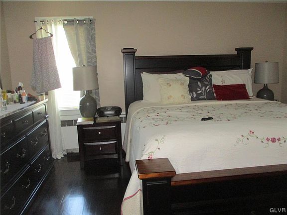 4th image of 3817 Freemansburg Ave