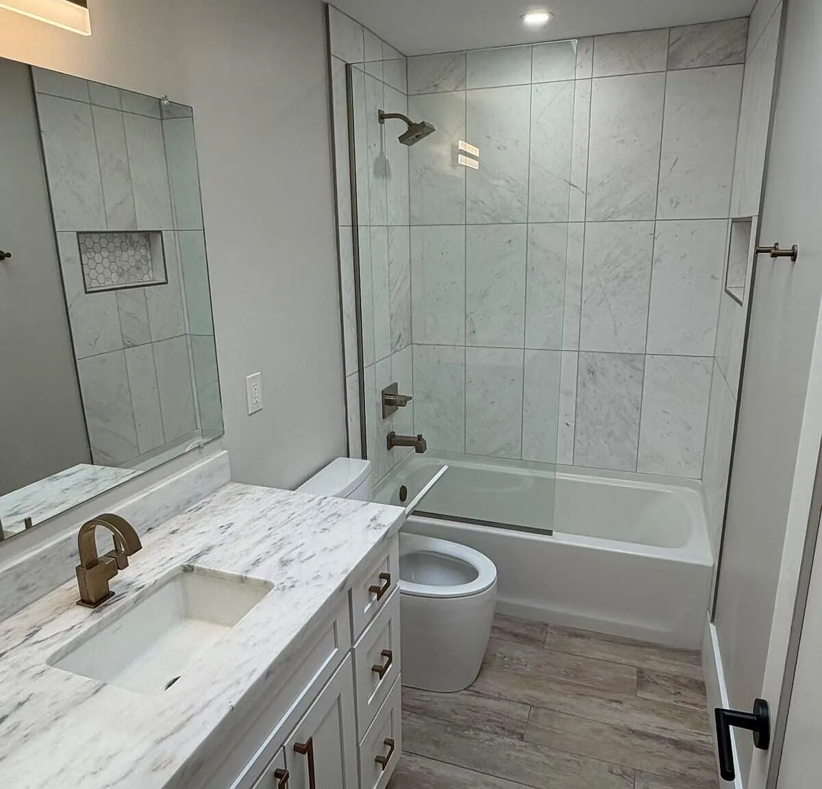2 bed, 2.0 bath, 1384 sqft, $2,195 — Photo 4