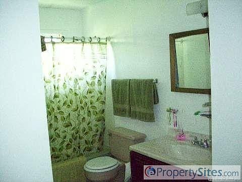 2nd image of 113 Barber St