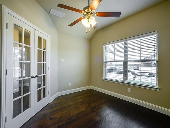 3rd image of 1904 Alton Way