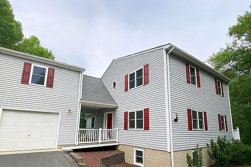 1045 Stonewood Dr Photo 1