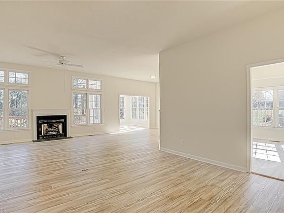 4th image of 2300 Glen Meadow Dr