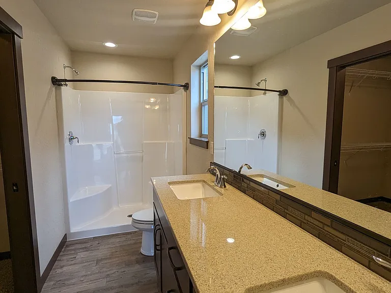 2537 N Lehigh Ct — Photo 11