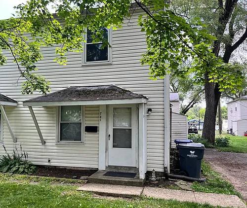741 Valerie Ln Photo 1