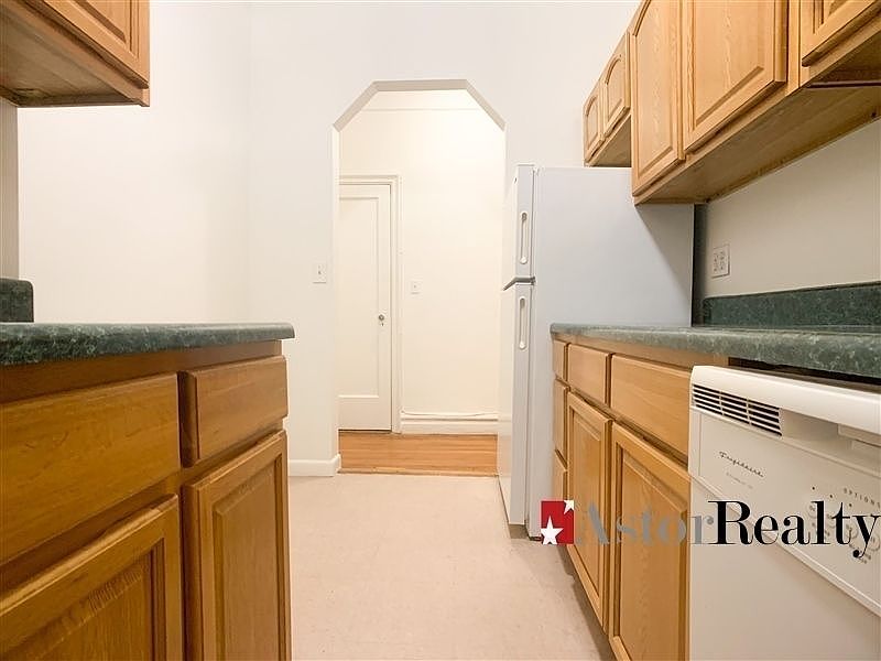 1st image of 3121 29th St APT 1G