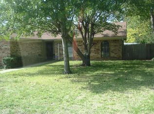 6928 Gettysburg Dr, Forest Hill, TX 76140