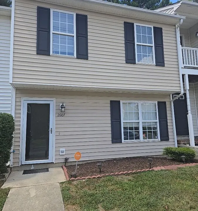 2607 Dwight Pl